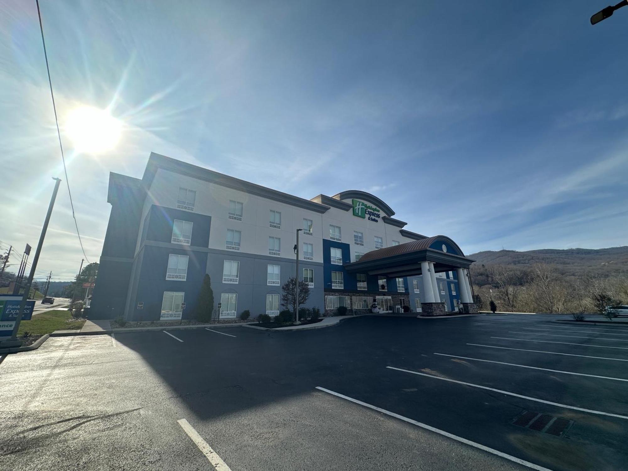 Holiday Inn Express & Suites Caryville, An Ihg Hotel Экстерьер фото